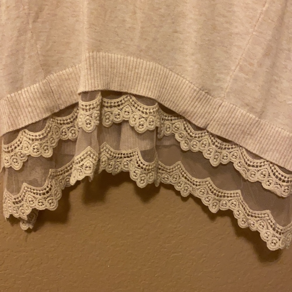 Long sleeve shirt with lace - Picture 2 of 3
